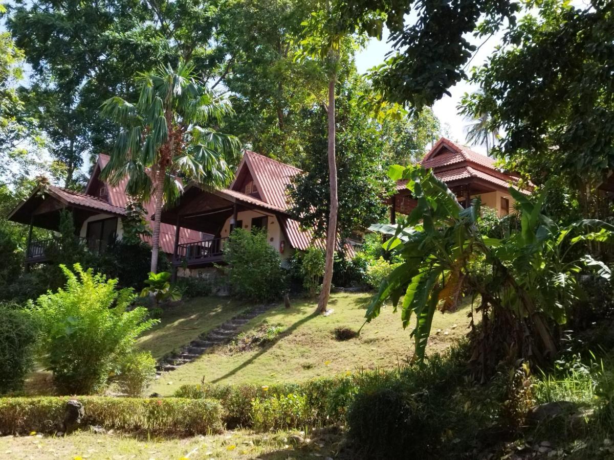 Red Pearl Beach Resort Chaloklum Exterior photo